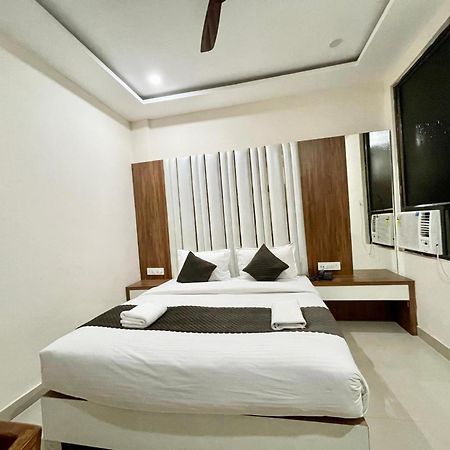 Hotel Shree Radha Krishna Bénarès Extérieur photo