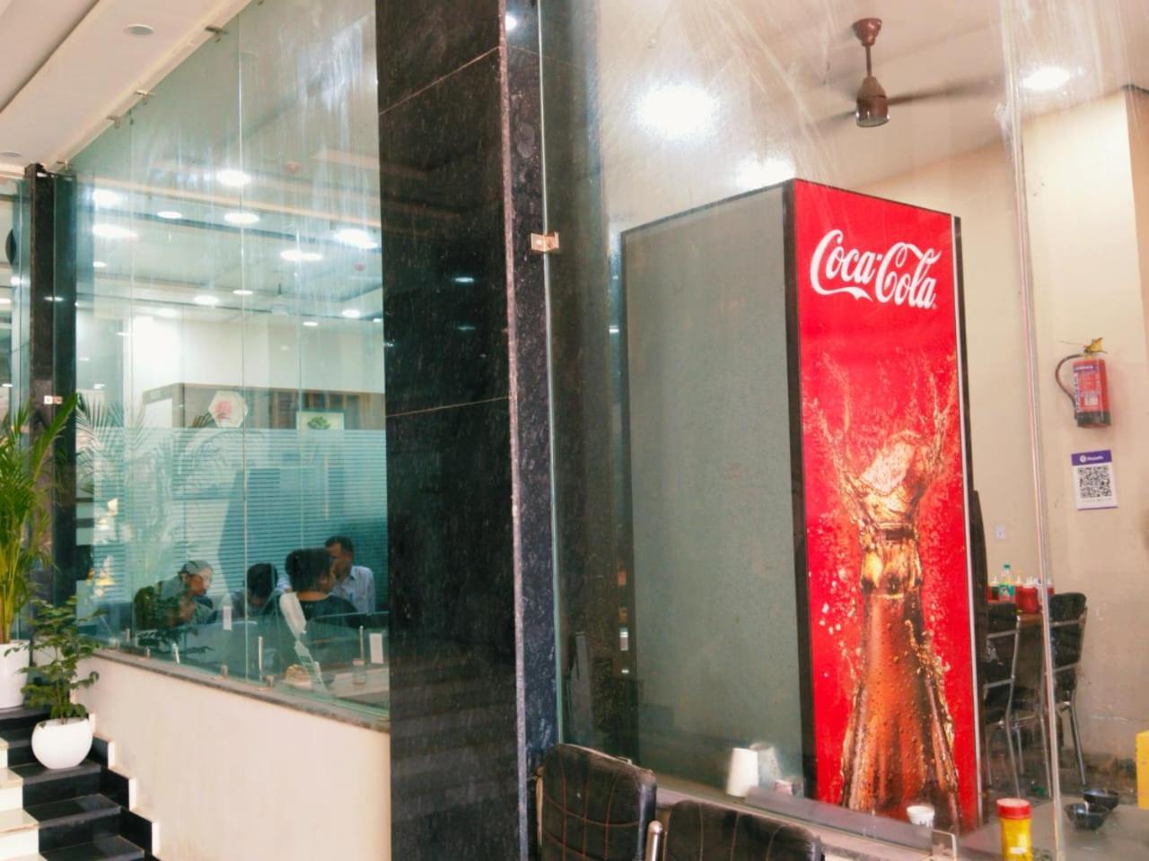 Hotel Shree Radha Krishna Bénarès Extérieur photo